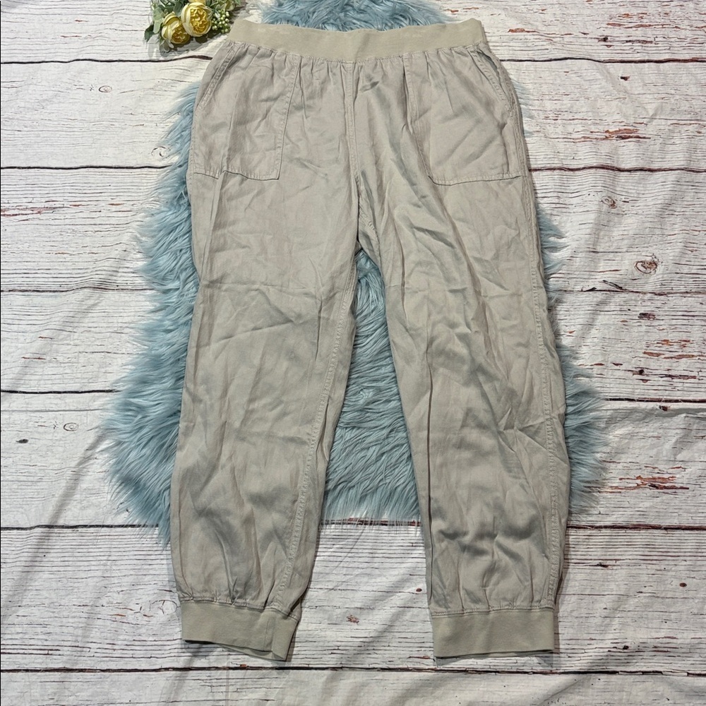 Faherty Linen Blend High Rise Arlie Day Pant In Stone - Picture 2 of 9